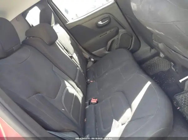 ZACNJDBB8MPM56172 2021 JEEP RENEGADE - Image 8