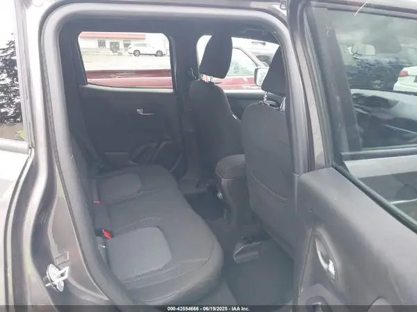 ZACNJDBB8MPM77202 2021 JEEP RENEGADE - Image 8