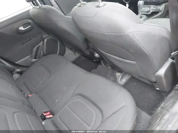 ZACNJDBB9MPM27652 2021 JEEP RENEGADE - Image 8