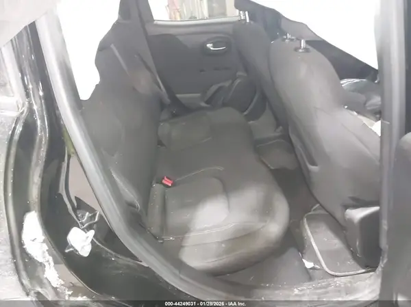 ZACNJDBB9MPN31736 2021 JEEP RENEGADE - Image 8
