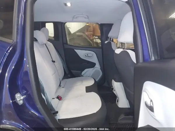 ZACNJDBBXMPM41852 2021 JEEP RENEGADE - Image 8