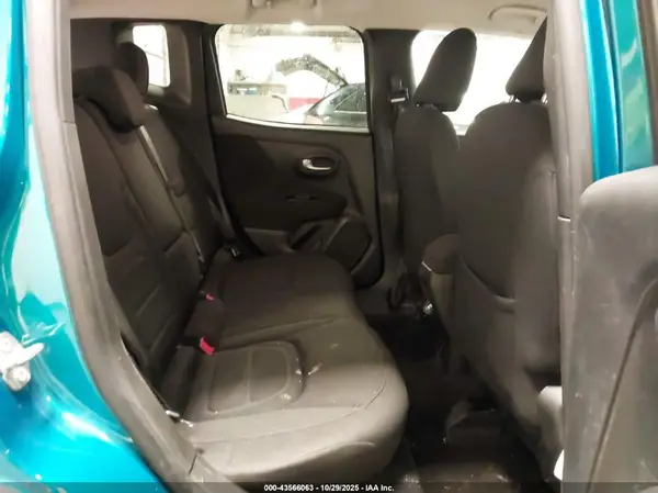 ZACNJDBBXMPM57307 2021 JEEP RENEGADE - Image 8