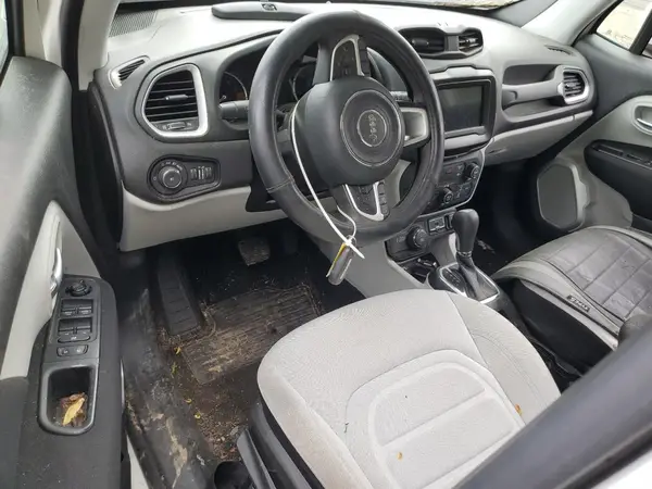 ZACNJDBBXMPN27694 2021 JEEP RENEGADE - Image 8