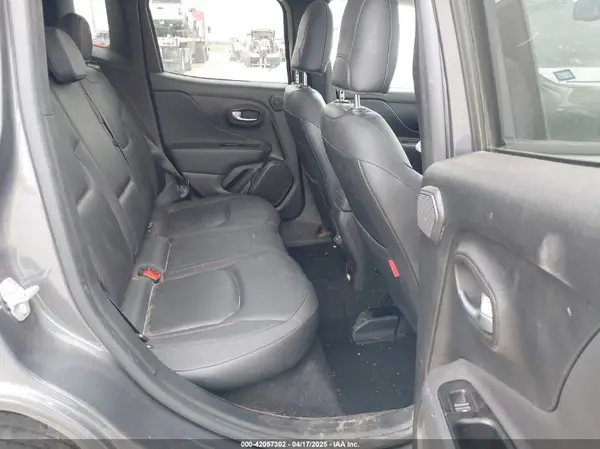 ZACNJDC10NPN62719 2022 JEEP RENEGADE - Image 8