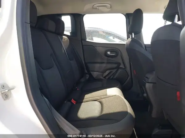 ZACNJDC10PPP71428 2023 JEEP RENEGADE - Image 8