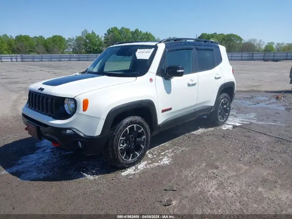 ZACNJDC10PPP73681 2023 JEEP RENEGADE - Image 2