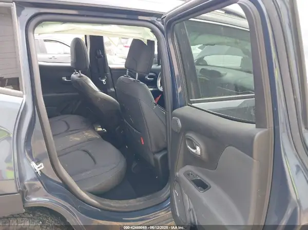 ZACNJDC11MPM41955 2021 JEEP RENEGADE - Image 8