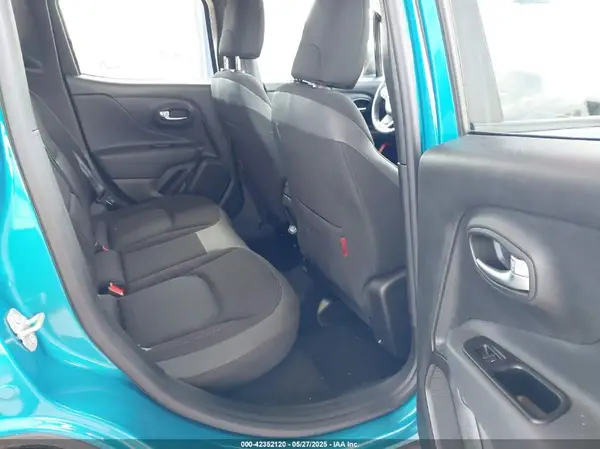 ZACNJDC11MPN27041 2021 JEEP RENEGADE - Image 8