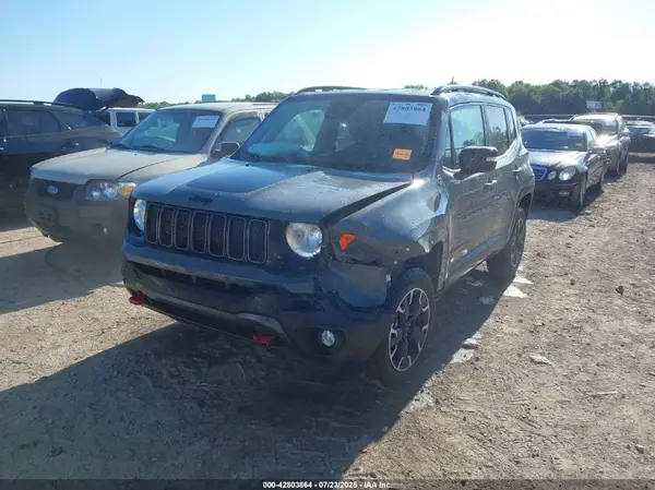 ZACNJDC11PPP12307 2023 JEEP RENEGADE - Image 2