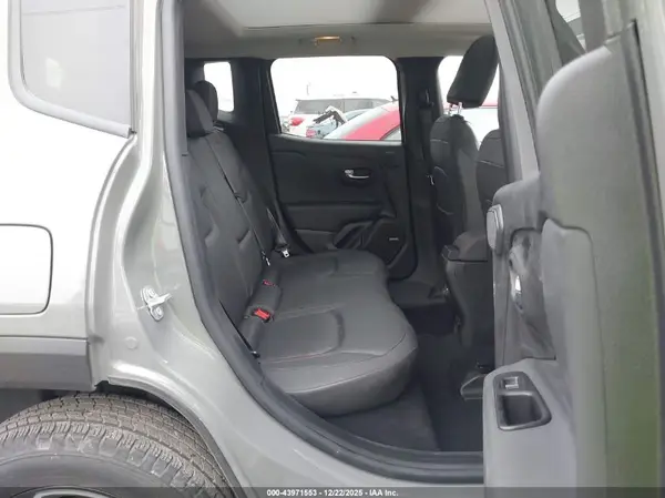 ZACNJDC12MPM68856 2021 JEEP RENEGADE - Image 8