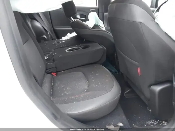 ZACNJDC12MPM74558 2021 JEEP RENEGADE - Image 8