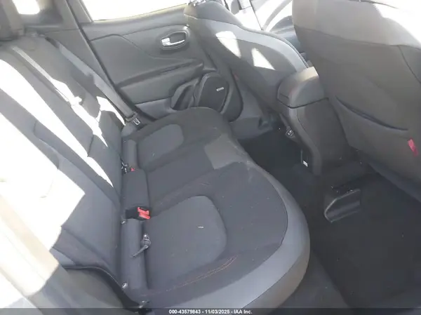 ZACNJDC12MPN00950 2021 JEEP RENEGADE - Image 8