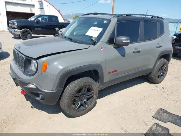 ZACNJDC12MPN30675 2021 JEEP RENEGADE - Image 2