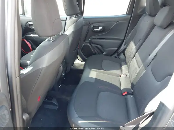 ZACNJDC12NPP01670 2022 JEEP RENEGADE - Image 8
