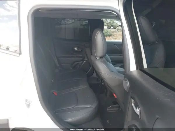 ZACNJDC12PPP17029 2023 JEEP RENEGADE - Image 8