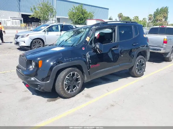 ZACNJDC12PPP23574 2023 JEEP RENEGADE - Image 2