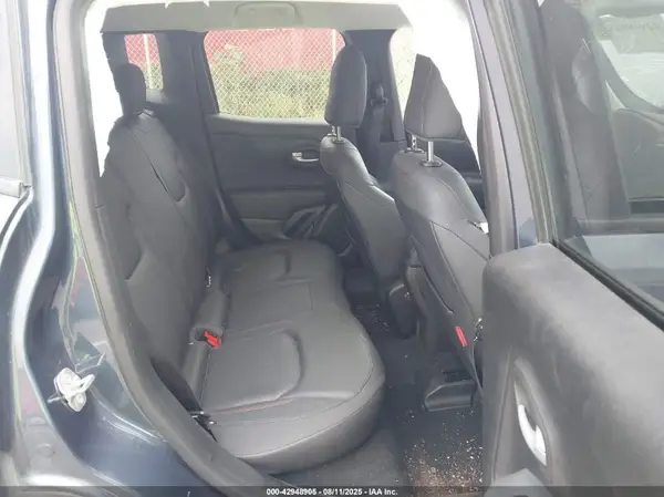 ZACNJDC12PPP24644 2023 JEEP RENEGADE - Image 8