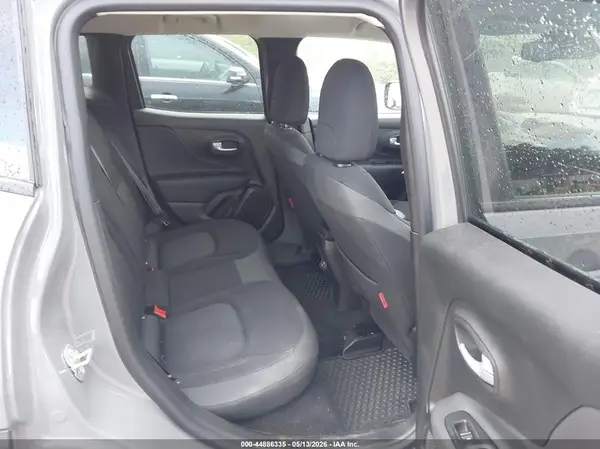 ZACNJDC12PPP40102 2023 JEEP RENEGADE - Image 8