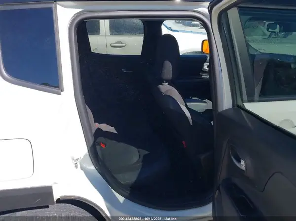 ZACNJDC12PPP60883 2023 JEEP RENEGADE - Image 8