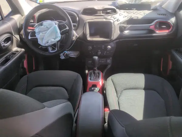ZACNJDC13MPM09881 2021 JEEP RENEGADE - Image 8