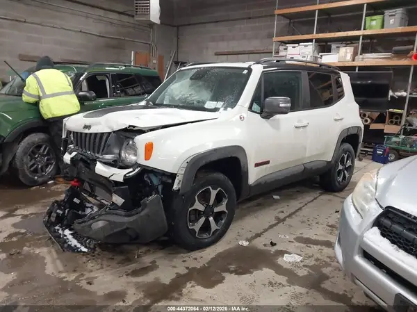 ZACNJDC13MPM29032 2021 JEEP RENEGADE - Image 2