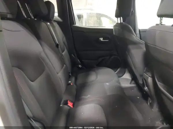 ZACNJDC13MPM29032 2021 JEEP RENEGADE - Image 8