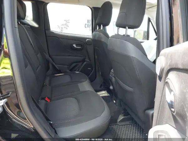 ZACNJDC13NPN42125 2022 JEEP RENEGADE - Image 8