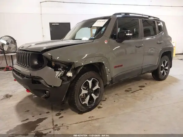 ZACNJDC14NPN47737 2022 JEEP RENEGADE - Image 2