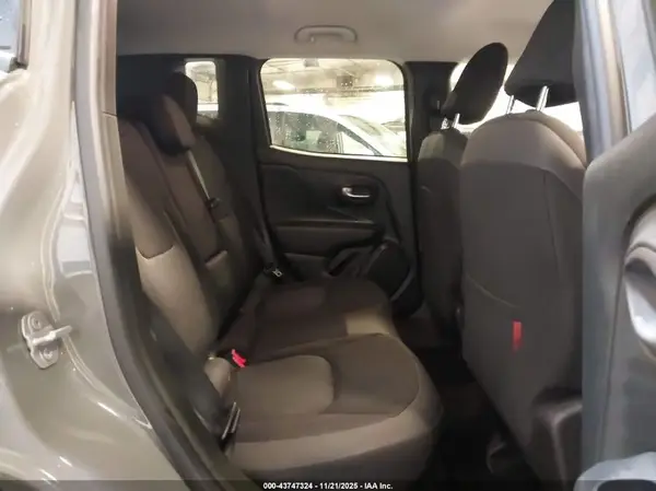 ZACNJDC14NPN47737 2022 JEEP RENEGADE - Image 8