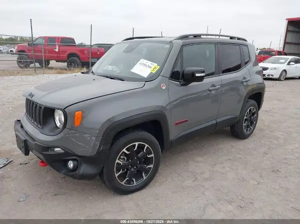 ZACNJDC14PPP14181 2023 JEEP RENEGADE - Image 2