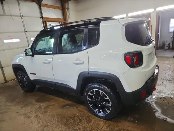 ZACNJDC14PPP72517 2023 JEEP RENEGADE - Image 2