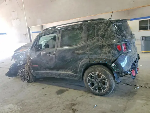 ZACNJDC14PPP72839 2023 JEEP RENEGADE - Image 2