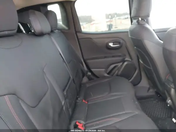ZACNJDC15NPN88510 2022 JEEP RENEGADE - Image 8