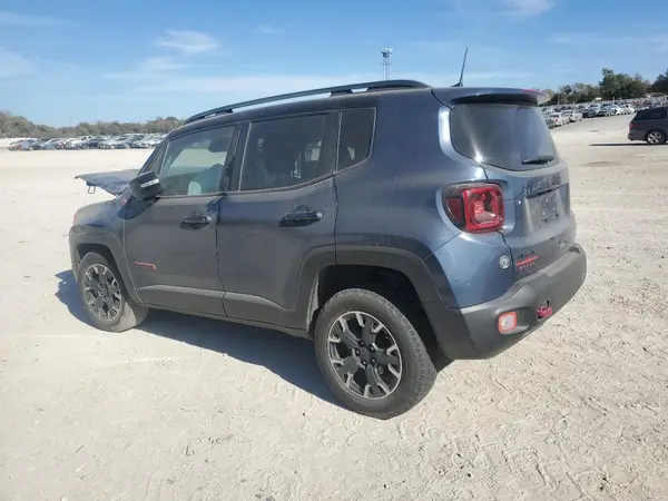 ZACNJDC15PPP11659 2023 JEEP RENEGADE - Image 2