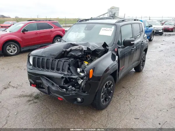 ZACNJDC15PPP15307 2023 JEEP RENEGADE - Image 2