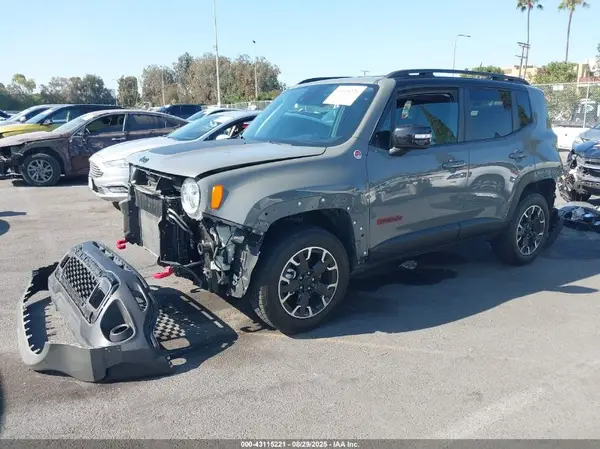 ZACNJDC15PPP36335 2023 JEEP RENEGADE - Image 2