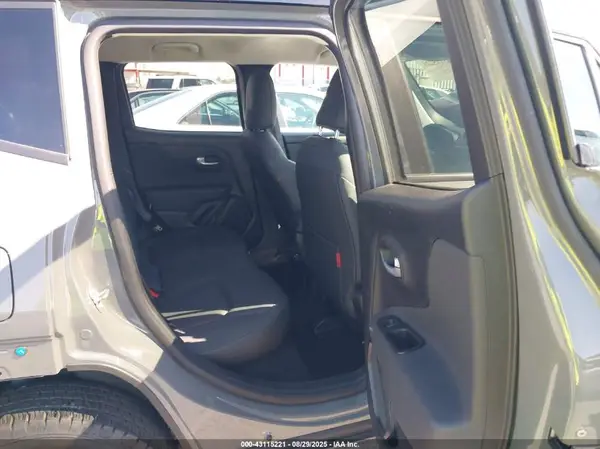 ZACNJDC15PPP36335 2023 JEEP RENEGADE - Image 8