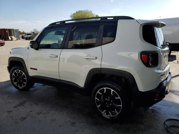 ZACNJDC15PPP71361 2023 JEEP RENEGADE - Image 2