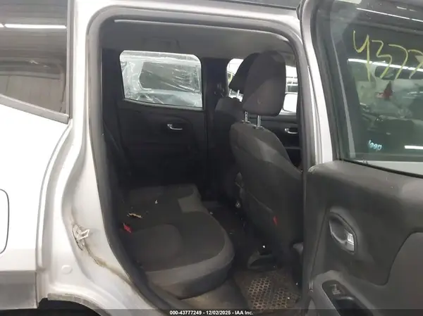ZACNJDC16MPN36494 2021 JEEP RENEGADE - Image 8