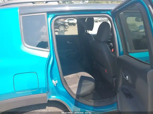 ZACNJDC16NPN80349 2022 JEEP RENEGADE - Image 8