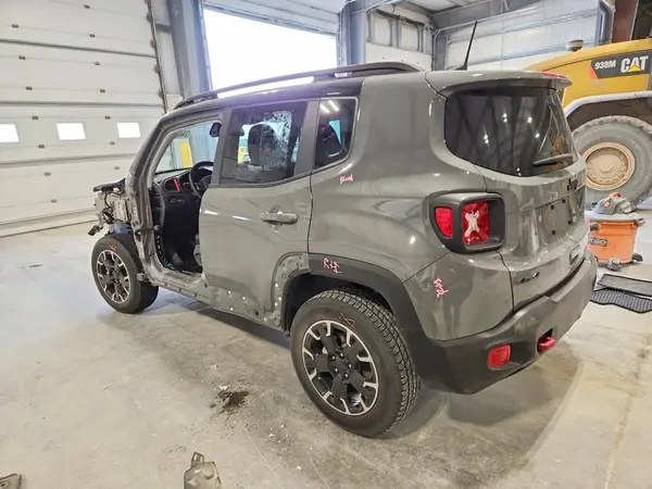 ZACNJDC16PPP37171 2023 JEEP RENEGADE - Image 2