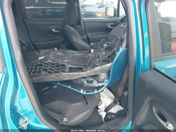 ZACNJDC17MPM31401 2021 JEEP RENEGADE - Image 8