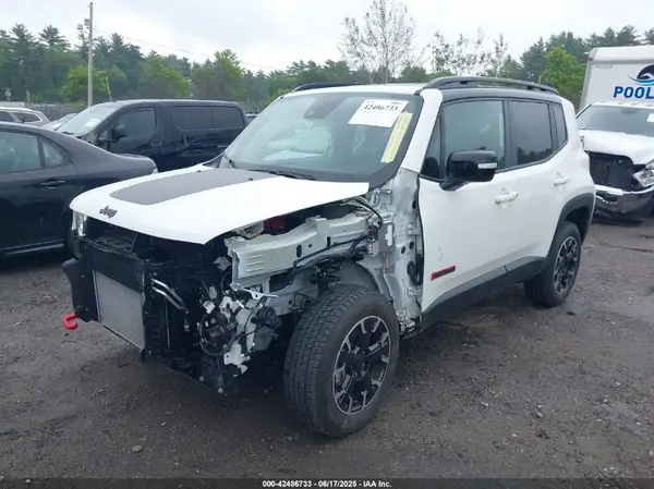ZACNJDC17PPP43612 2023 JEEP RENEGADE - Image 2