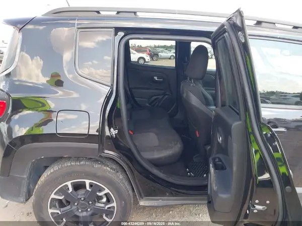 ZACNJDC17PPP63326 2023 JEEP RENEGADE - Image 8