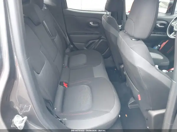 ZACNJDC18MPM29785 2021 JEEP RENEGADE - Image 8