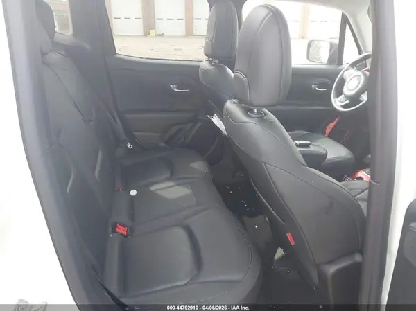 ZACNJDC18MPM30550 2021 JEEP RENEGADE - Image 8