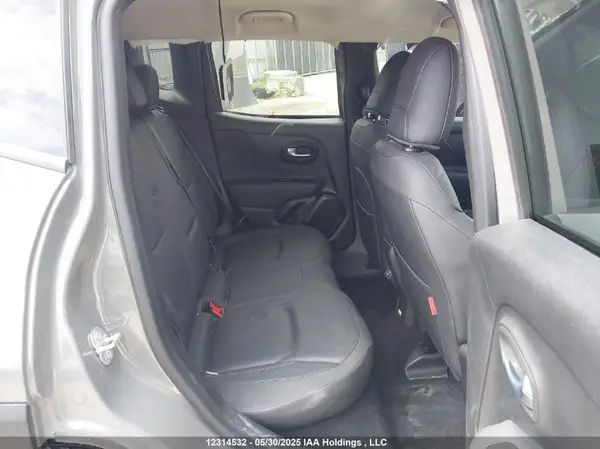 ZACNJDC18NPN96391 2022 JEEP RENEGADE - Image 8