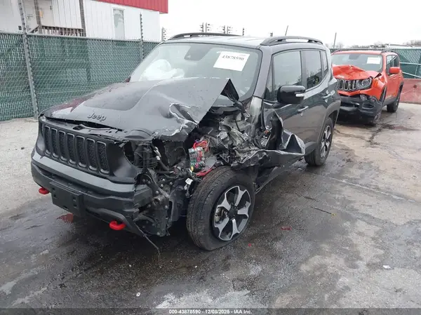 ZACNJDC18NPN97136 2022 JEEP RENEGADE - Image 2