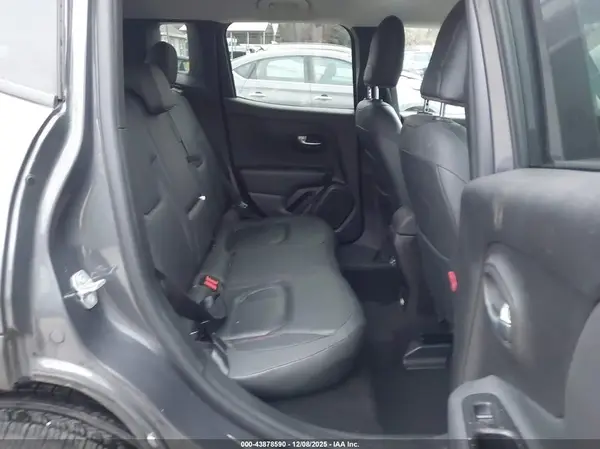 ZACNJDC18NPN97136 2022 JEEP RENEGADE - Image 8