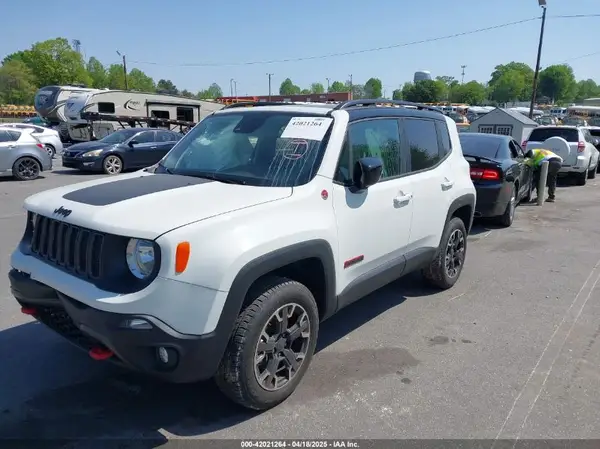 ZACNJDC18PPP12658 2023 JEEP RENEGADE - Image 2